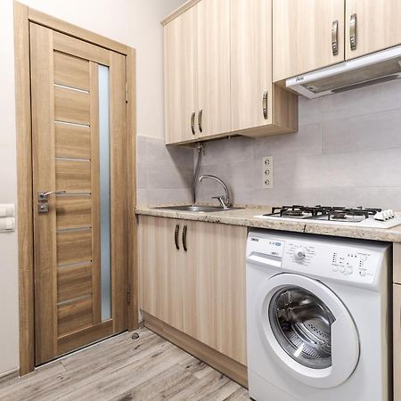 Creamy Apartment Lviv Bagian luar foto